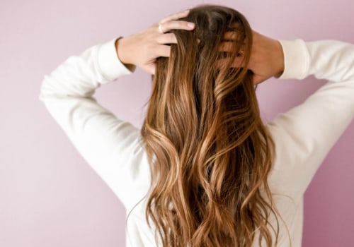 Beschadigt kleurshampoo het haar?